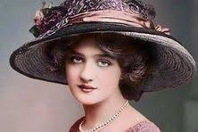 Lady Ashburton (1866-1904), née Mabel Edith Hood.