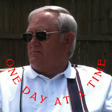 What is the length and measure of the hole placement for the top link arm 