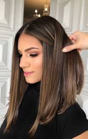 Un carré plongeant plein de pep's réalisé avec le diva sérum fabio salsa. 28 Coupe De Cheveux Mi Long 30 Modeles De Carre Plongeant Mi Long Sublimes Hair Madame Decouvrez Et Partagez Les Tendances Coiffures De La Saison
