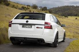 The clubsport r8 variant has the more powerful 325kw engine and minor visual changes compared to the standard clubsport, including sv badges. Hsv Gen F R8 Tourer Our Shed