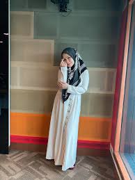To those who dunno who is cik piah, she's a radio announcer for sinar fm. Suria Fm Mini Love Cik Piah Untuk Pendengar Suria Fm Facebook