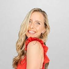 Valerie Goehring's Instagram, Twitter & Facebook