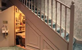 20 Increibles Y Sencillas Ideas Para Mantener Organizados Todos Los Espacios De Tu Hogar Almacenamiento Debajo De Las Escaleras Almacenamiento Escalera Diseno De Escalera
