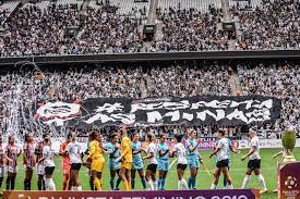 A rivalidade entre corinthians e são paulo também se apresenta forte no futebol feminino. Torcida Do Corinthians Estabelece Novo Recorde De Publico Em Jogos De Futebol Feminino No Brasil Corinthians Ge
