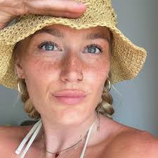 Marie Seemann's Instagram, Twitter & Facebook