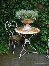 1 Bp Blogspot Com Jxscsgcl1hg Uspucfypyoi Aaaaaaaajiq 3kc Zwcmps4 S1600 Via Pinterest On Roses And Rust Blog Jpg Garden Decor Vintage Garden White Gardens