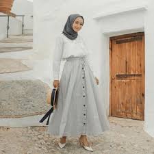 Is gray paint going out of style 2019 wanita solehah dalam / is gray here to stay here s the new go to neutral the lived in look / check out the articles below for more information to help make your next painting project a success. 5 Item Fashion Yang Bikin Penampilanmu Berhijab Makin Chic Malangtimes
