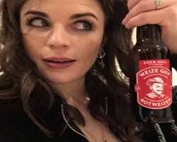 Aisling bea is actress, comedian, writer by profession, find out fun facts, age, height, and height, weight & physical stats. Aisling Bea Birthday Real Name Age Weight Height Family Contact Details Boyfriend S Bio More Notednames