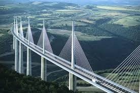 The Millau Viaduct Is A Bridge Vehicular Highest Bridge In The World Crossing The Highway The Tarn River Valley Puentes Del Mundo Puentes Puente Colgante