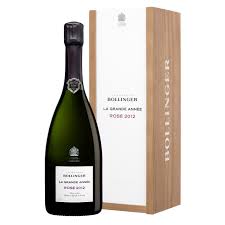 How to send champagne to someone. Champagne Delivery Worldwide Delivery Bottled Boxed