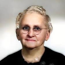 Ellen Knowles's Instagram, Twitter & Facebook