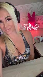 Chat and cod come say hiiii♥️  https://m.twitch.tv/capturedbyswifty/videos?desktop-redirect=true