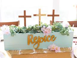 Decorate your easter table with gorgeous garland, table settings, egg cups, bunnies and diy crafts. Rejoice Easter Centerpiece Fun365