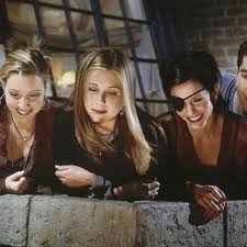 Дженнифер энистон, кортни кокс, лиза кудроу и др. Friends Is Leaving Netflix In January And Disappearing For Five Months The Verge