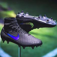 Cleatstagram On Instagram Recently Nikefootball Revealed Anti Clog Technology A Soleplate That Mud Won T Best Soccer Shoes Nike Football Boots Soccer Shoes
