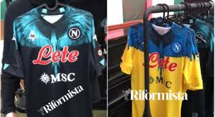 Marcelo burlon county of milan e kappa, il brand italiano di abbigliamento sportivo per eccellenza, sono felici di annunciare la collaborazione per reinterpretare le. Il Riformista Due Nuove Maglie Del Napoli Ipotizzata Partnership Con Marcelo Burlon