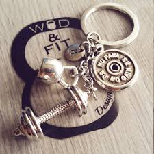 Sus competiciones no se retransmiten por televisión; Llavero Barra Miagi Workout Kettlebell Disco Fitplate Etsy Llaveros Halterofilia Creacion De Joyas