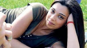 Per l'ingegner francesco de nardo, l'uomo al quale è stato tolto tutto meno che una ragione per vivere: Erika De Nardo Voglio Una Vita Normale Basta Ricollegarmi All Omicidio Di Novi Ligure Roba Da Donne