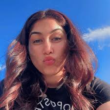 Are there any free couches or sectionals available in Lorain, Ohio?