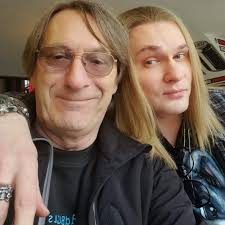 This new guitar is special. Not only absolutely gorgeous but the easiest  guitar to play I've ever played. Thank you @warmothguitar @alan.dreher.9  @seymourduncanpickups @aaron.tunes ! #guitars #guitar #music #guitarist  #rock #guitarplayer #guitarsolo #