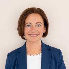 Ein Gespräch mit Jan-Edo ist immer ein angenehmer Termin. Mit sehr viel  politischer Ahnung, Herzblut für die Stadt, Humor und Charme, weiß man,  warum er als Bürgermeister so erfolgreich und beliebt ist.