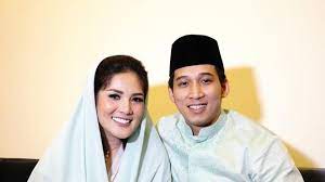 Kuasa hukum nindy ayunda menyebut bahwa nindy mengalami kekerasan dalam rumah tangga nindy ayunda menggugat cerai ke pengadilan agama jakarta selatan pada 12 januari atau hanya. Nindy Ayunda Gugat Cerai Suami Yang Tengah Terjerat Kasus Narkoba Showbiz Liputan6 Com