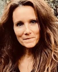 Tami Hubbard's Instagram, Twitter & Facebook