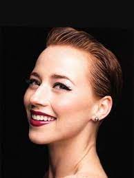 5 Minutes With Page 2 Of 3 Flare Karine Vanasse Pretty Short Hair Short Hair Styles