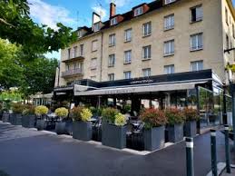 Logis Hotel Du Boeuf Couronne Rest L Amphitryon Hotel Logis Chartres Stay Loire Valley