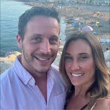 Our new pods offer an outdoor Jetty dining experience for up to eight  people, arrive to a bottle of Veuve Clicquot Champagne and a selection of  Jetty bites, before tucking into your