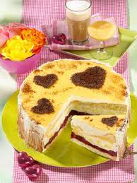Hier findest du tolle rezepte für leichte muttertagskuchen in herzform sowie muttertagstorten und weitere snacks zum muttertag. Kuchen Zum Muttertag 14 Leckere Backideen Fur Mama Wunderweib