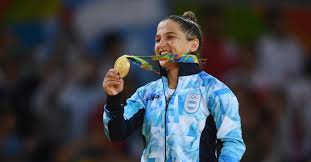 Paula, nicknamed la peque (the small one) was born in buenos aires's district florida, she lives with her parents in tigre, close to the capital city. Paula Pareto The First Argentina To Land In Japan Archysport