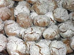 La Meilleure Recette De Ghribia A La Noix De Coco Graines De Sesame Et Cacahouettes L Essayer C Est L Adopter 4 5 5 6 Votes Ghribia Recette Recette Ghribia