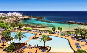 Spanien urlaub spanien reise buchen mehr als 300 sonnentage im jahr und mildes klima, machen spanien zu einem besonders beliebten reiseziel, vor allem im sommer.gegenden wie die costa brava oder die küste von alicante bieten wunderschöne sandstrände, die zum erholen und entspannen einladen.aber auch kulturell hat spanien einiges zu bieten. Hotelreservierung Gunstig Online Durchfuhren Otto Reisen