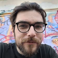 I've played (very) casually since classic in the early 00s, taking breaks  of four or five years here and there but here I am, back in Lumbridge,  heading to the cows to