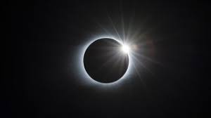 Une éclipse solaire annulaire aura lieu le 10 juin 2021, c'est la 16e éclipse annulaire du xxie siècle. Antarctique Eclipse Solaire Decembre 2021 Terra Antarctica Voyages