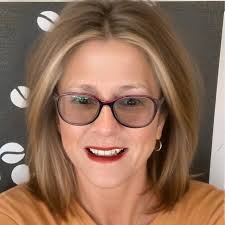 MAGA is big mad that Kylie Kelce has unseated Joe Rogan for the top podcast  and her political views “aggressively lean” left. 🍿