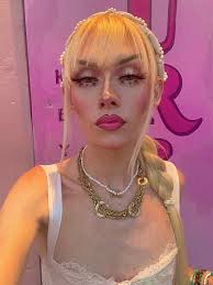 I'm new here and I'm really looking forward to interacting with everyone. I  feel like I'll have a good stay here. so just so you know, I tend to call  every grp