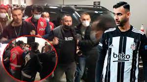 Beşiktaşlı futbolcu rachid ghezzal'ın menajeri hakan korkmaz ve karagümrük'ün senegalli futbolcusu alassane ndao, takım otobüslerinin bulunduğu alanda karşı karşıya geldi. V7xindtdvupzim