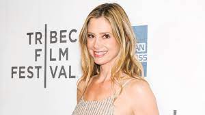 Mira sorvino biography with personal life, affair and married related information including age on june 11, 2004, mira sorvino married to christopher backus. Mira Sorvino On Selfies Growing Up In New Jersey And Vintage Furniture Architectural Digest