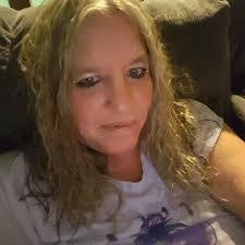 Lisa Wintle's Instagram, Twitter & Facebook