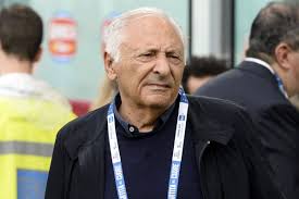 Caccia alle figurine di mogol e morandi, ruggeri e ramazzotti. Nazionale Cantanti Nelle Figurine Panini 2021 Per I 40 Anni