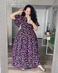 فساتين للممتلئات موضة صيف 2020 من وحي الفاشينيستا girl with curves plus size maxi dresses fall dress outfit