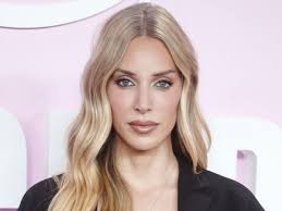 La continuación de 'Veneno' tiene a Alex Saint como protagonista: la  maquilladora de Aitana