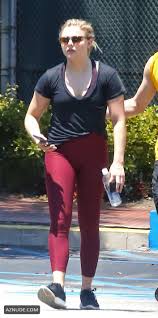 Chloe moretz feet & toes. Chloe Grace Moretz Camel Toe In Leggins Out In La Aznude