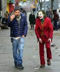Todd Philips And Joaquin Phoenix On The Set Of Joker 2019 Joaquin Phoenix Joker 2019 Joker Pics Joaquin Phoenix