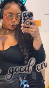 Venus Daniels (@musinvenusian)