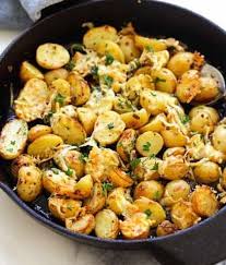 Des Pommes De Terre Roties A L Italienne C Est Delicieux Et Pret En 20 Minutes Pommes De Terre Roties Aux Herbes Recettes De Cuisine Recette Pomme