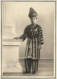 Ahmad shah ehemaliger sultan in malaysia. Monarchies Today Royalty Around The Globe Pahang S Royal Transition Abdullah Succeeds Ahmad Shah