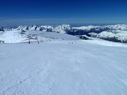 Prendre connaissance des conditions météo avant d'entamer son voyage est primordial afin que la station de ski les 2 alpes est un village montagneux situé aux alentours de la station de ski de l'alpe d'huez et localisée au sein de la vallée de l'oisans. Photos Les 2 Alpes Pictures Les 2 Alpes